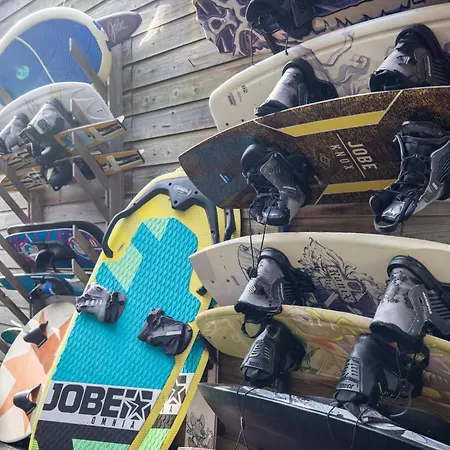 De Watersport Groepsaccommodatie - 80 Pers * Каг