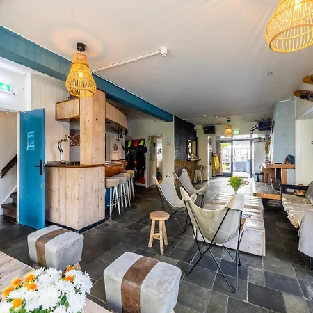 De Watersport Groepsaccommodatie - 80 Pers Vakantiehuis Kaag