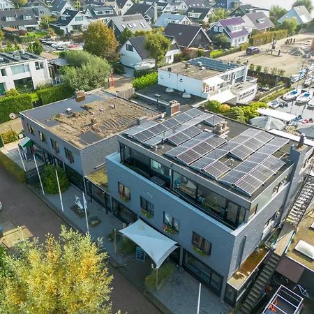 De Watersport Groepsaccommodatie - 80 Pers