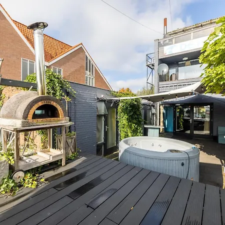 De Watersport Groepsaccommodatie - 80 Pers