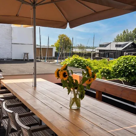 De Watersport Groepsaccommodatie - 80 Pers Vakantiehuis