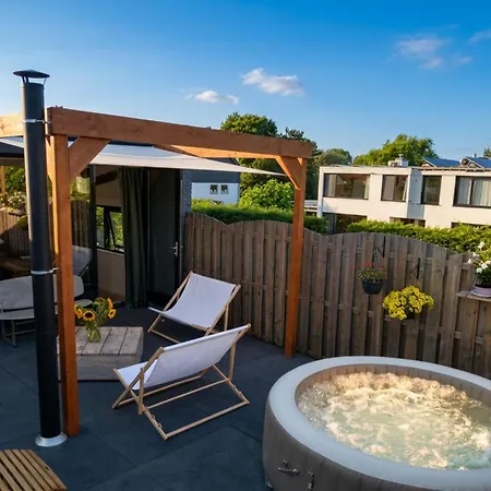 De Watersport Groepsaccommodatie - 80 Pers Vakantiehuis
