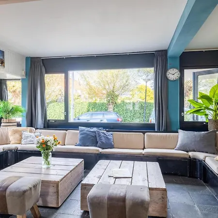 Vakantiehuis De Watersport Groepsaccommodatie - 80 Pers *