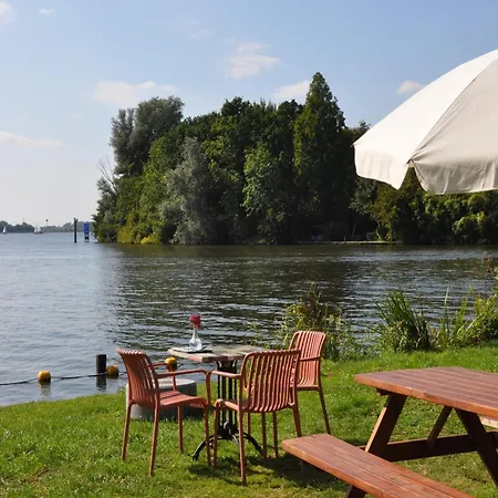 De Watersport Groepsaccommodatie - 80 Pers Vakantiehuis
