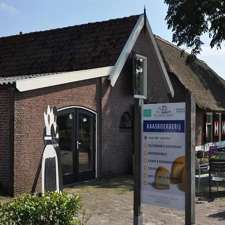 De Watersport Groepsaccommodatie - 80 Pers Vakantiehuis *