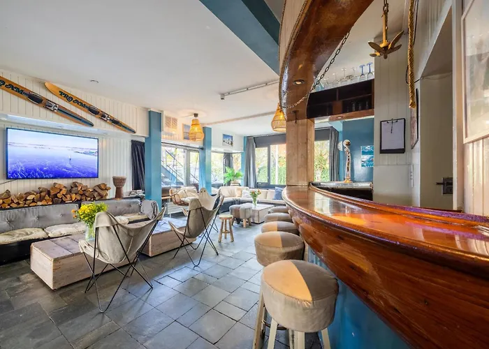 De Watersport Groepsaccommodatie - 80 Pers *