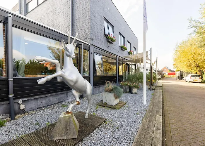 De Watersport Groepsaccommodatie - 80 Pers * Kaag