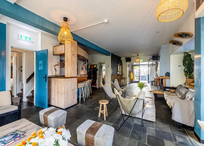 De Watersport Groepsaccommodatie - 80 Pers Tatil Evi Kaag