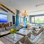 De Watersport Groepsaccommodatie - 80 Pers *