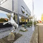 De Watersport Groepsaccommodatie - 80 Pers * 카크