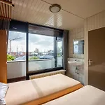 De Watersport Groepsaccommodatie - 80 Pers 펜션 카크