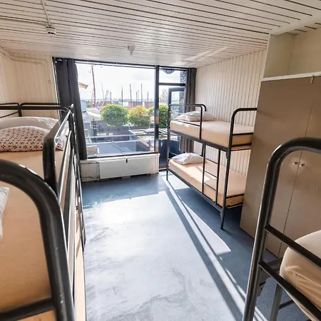 펜션 De Watersport Groepsaccommodatie - 80 Pers