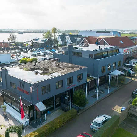 De Watersport Groepsaccommodatie - 80 Pers 펜션